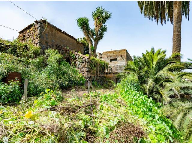 Terreno rústico con vivienda a reformar íntegramente en La Victoria de Acentejo
