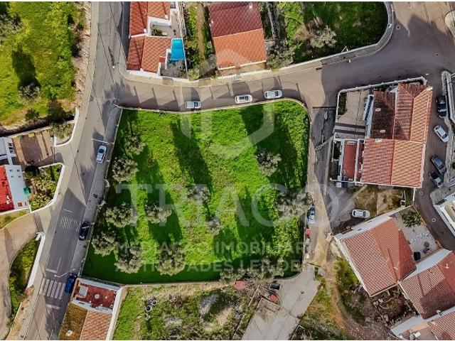 Terreno Rústico de 1.800m2