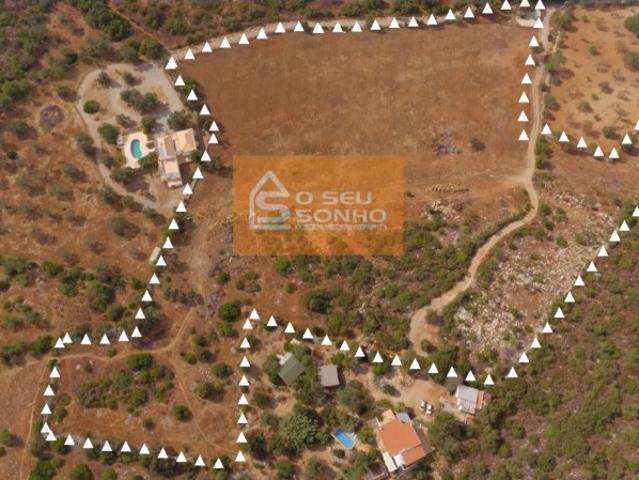 Terreno Rústico de 37.580m² em Zona Tranquila com Furo de Água