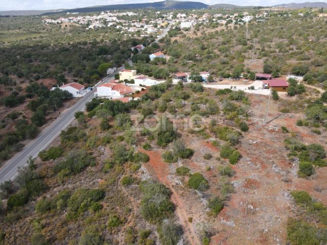 Terreno Rústico em Benafim com 1.810m2