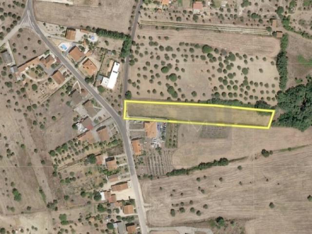Terreno rústico inserido no PDM em zona urbana ideal para construção de uma moradia