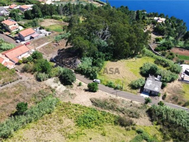 Terreno rústico nos Prazeres zona da Carreira Prazeres