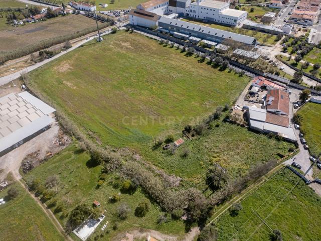 ÉVORA NOVO PUE. Construir Apartamentos em Altura H4 em EVORA. Localização Excelente