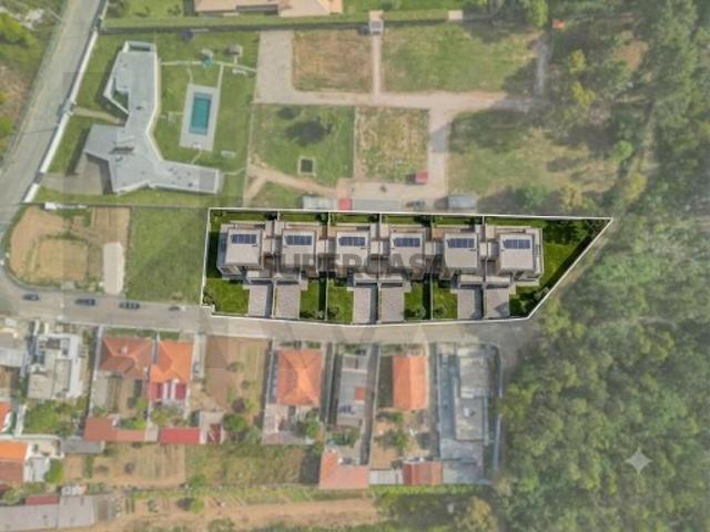 TERRENO R. Lavoura Perosinho Gaia 2.810 m2