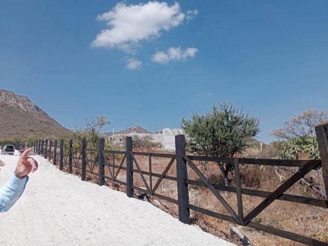 Terreno residencial de 5923 m², con hermosa vista hacia la Peña de Bernal excelente para cabaña