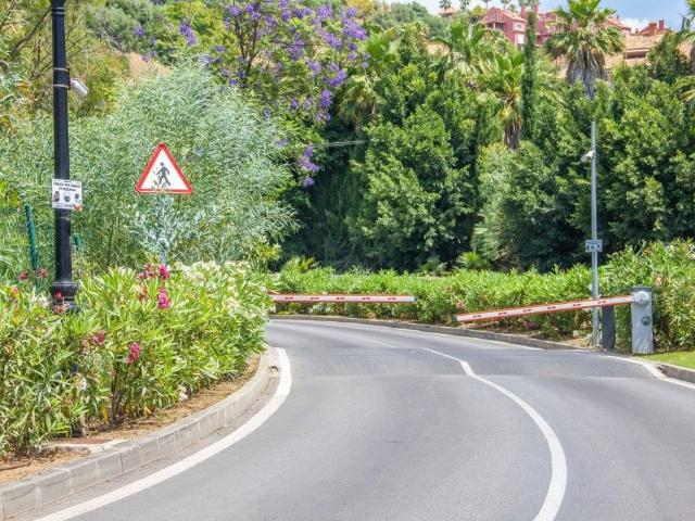 Terreno residencial en Puerto del Almendro, Benahavís 0m² Benahavís