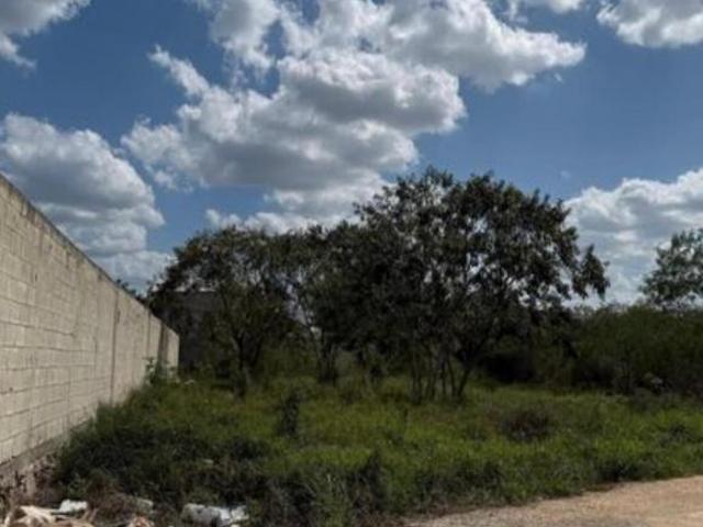 Terreno residencial en venta, a pie de calle, en Chichí Suárez