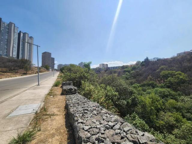 Terreno residencial en venta en Bosque Real en Ciudad de México