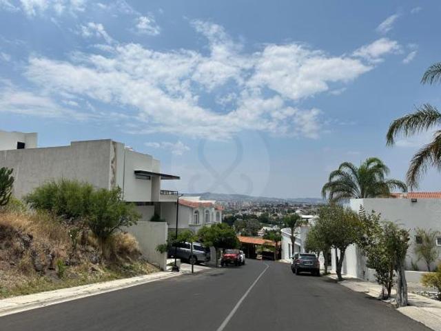 Terreno residencial en venta en Fraccionamiento El Pedregal de Querétaro
