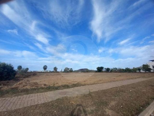 Terreno residencial en venta en Fraccionamiento Marina Mazatlán