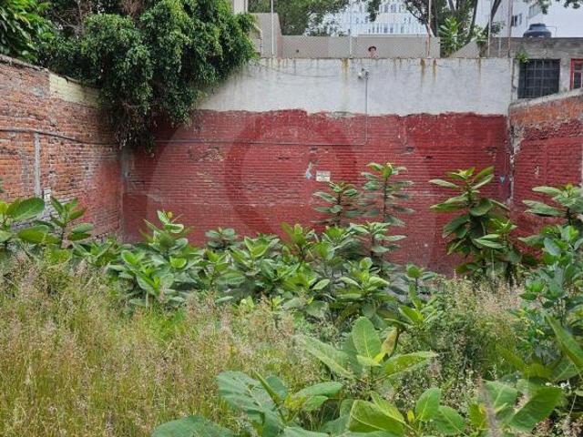 Terreno residencial en venta en Irrigación