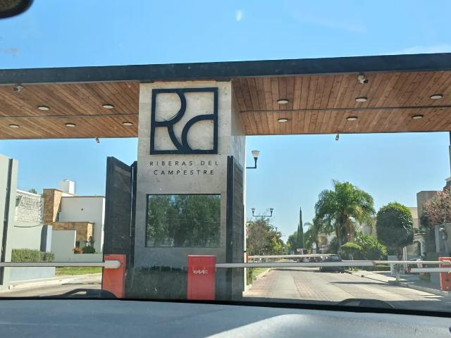 Terreno residencial en venta en Riveras del Campestre, Celaya Excelente ubicación