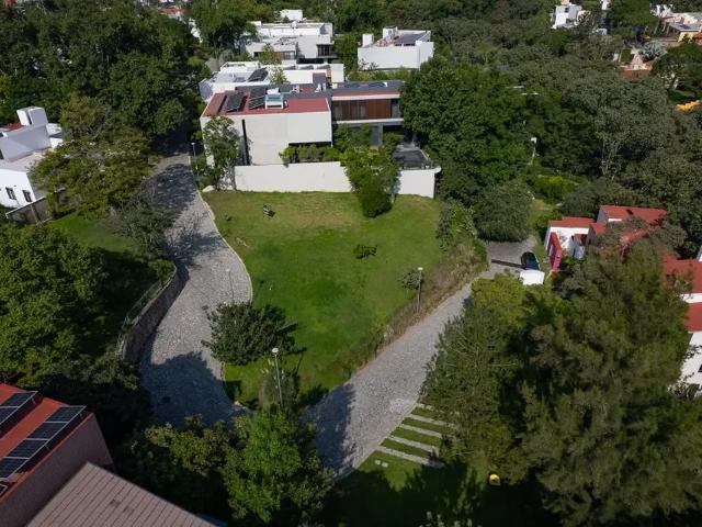Terreno Residencial en Venta en Villa Universitaria, Ubicación Privilegiada y Servicios Exclusivos