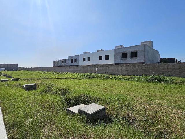 Terreno residencial en venta en zona country