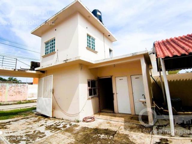 Terreno residencial en venta ubicado en calle Francisco Tellez, Col. Vistalmar, Coatzacoalcos, Verac