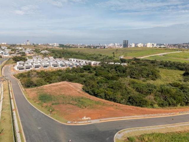 Terreno residencial para venda em Alphaville Dom Pedro, 841m²