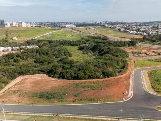 Terreno residencial para venda em Alphaville Dom Pedro Zero, 642m²