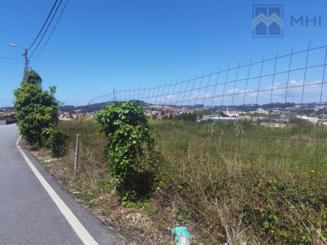 Terreno Situado em 'Espaço Residencial Nível II Urbanizado' Em Santa Maria de Lamas