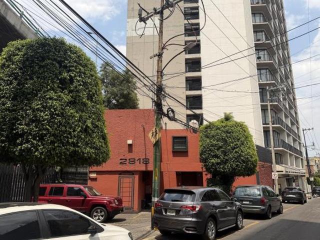 Terreno sobre Periférico con 2 frentes Uso Suelo para 15 Niveles H15 Densidad Z