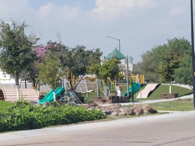 Terreno totalmente urbanizado en Fracc. Carlota Hacienda Vanegas