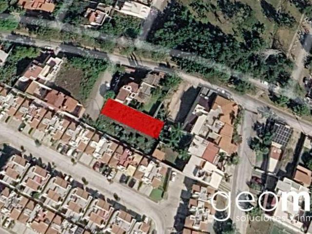 Terreno ubicado cerca de la Av. principal y a media cuadra del parque de las torres