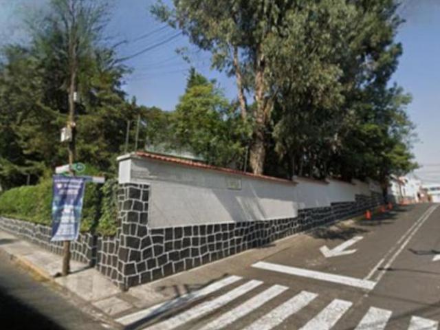 ¡TERRENO ÚNICO CON TRES FRENTES SOBRE LA AVDA. TOLUCA DE 5,937 M2!
