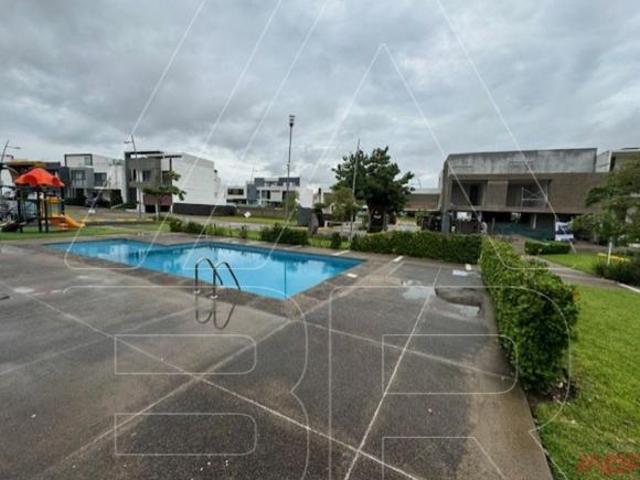 TERRENO ÚNICO EN VENTA FRENTE AL PARQUE METROPOLITANO