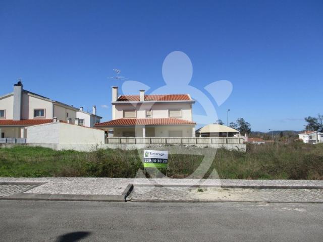 Terreno para construção em urbanização de prestígio em Sebal
