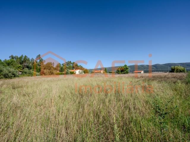 Terreno urbanizável com 4277m2