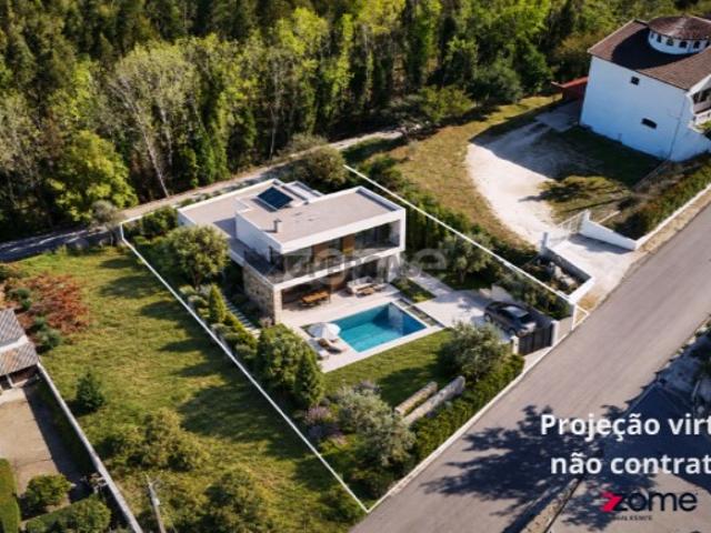 Terreno urbanizável com 870 m² e 15m² de frente