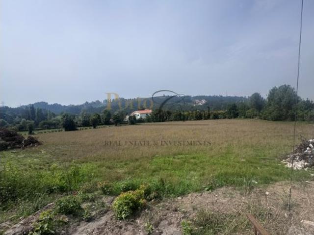 Terreno Urbanizável com 1.000 m² em Alfena Excelente Localização e Acessos