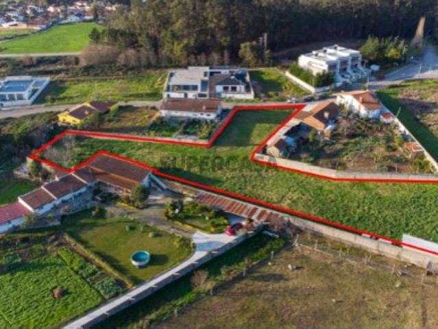 Terreno urbanizável com 3.560 m2 em São Miguel de Souto, SMF