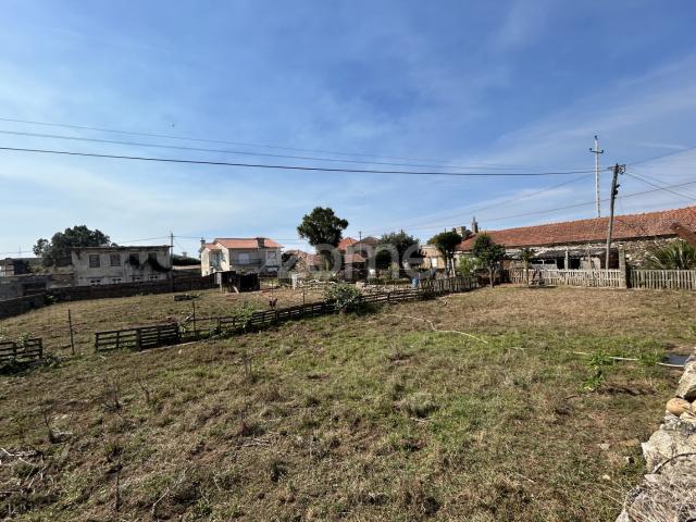 Terreno urbanizável com ruina em Criaz Apúlia