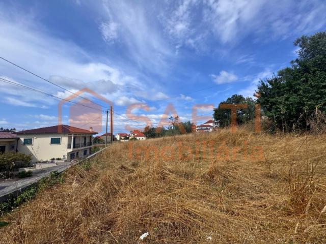 Terreno Urbanizável de 807 m² com Projeto Pré Aprovado | Entre Pombal e Leiria