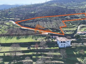 Terreno urbanizável em Avô