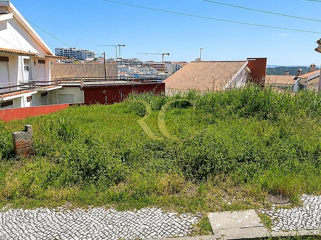Terreno urbano 530 m² para moradia na Nazaré