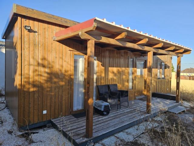 Terreno Urbano com 530m², Casa de Madeira + barracão + poço, Linhó, Sintra