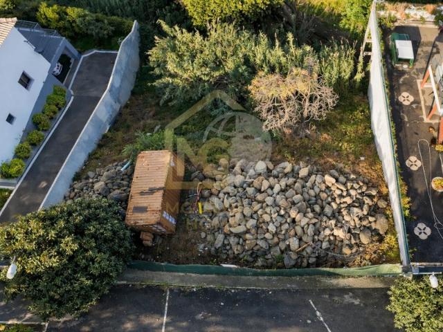 Terreno Urbano 800 m² com Projeto Aprovado | São Roque Funchal