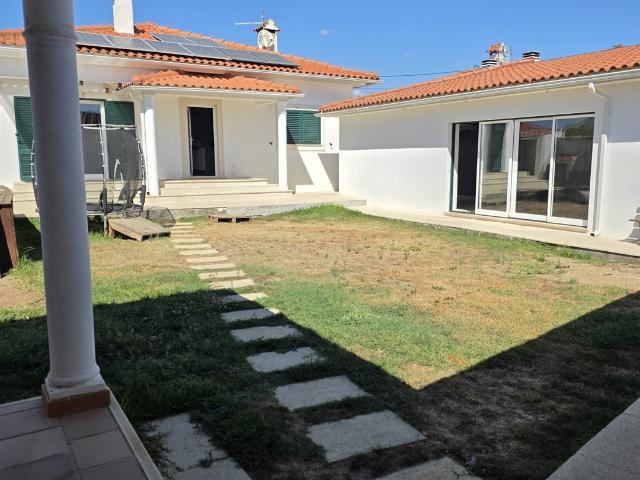 Terreno Urbano 868m2 em Torres Novas | Excelente Localização. 290m² Brogueira, Parceiros de Igreja e Alcorochel