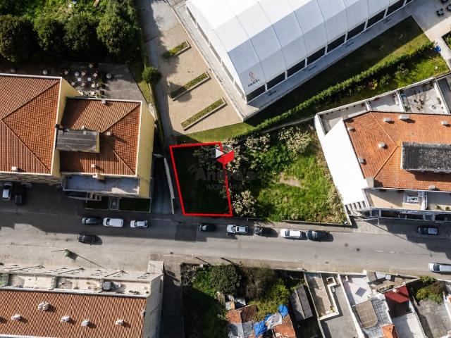Terreno Urbano 232,5 m2 | Junto à Estação Rio Tinto | Gondomar