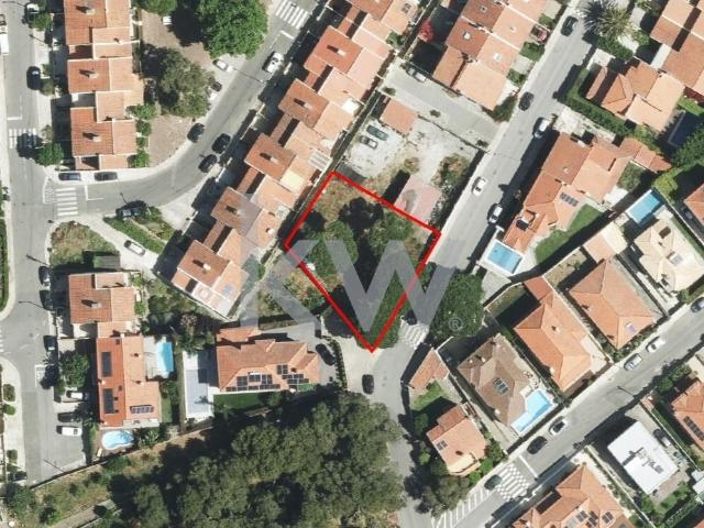 Terreno Urbano à Venda em Aldeia de Juzo Cascais