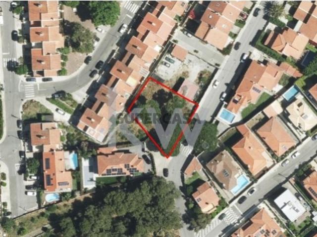 Terreno Urbano à Venda em Aldeia de Juzo Cascais