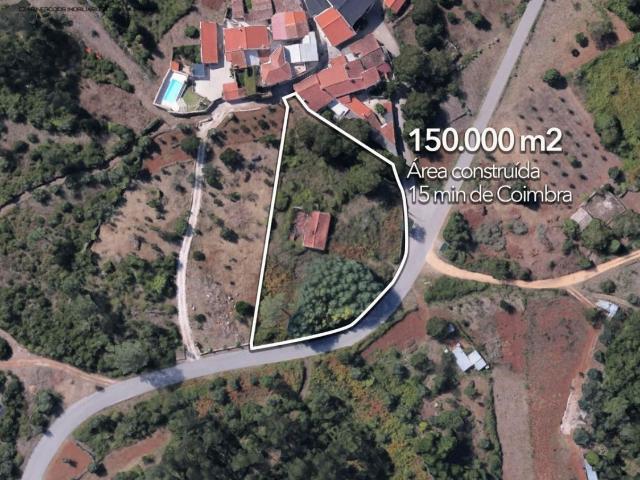 Terreno urbano com 3.200 m² e ruína de 150 m² — ideal para construir a sua moradia de sonho