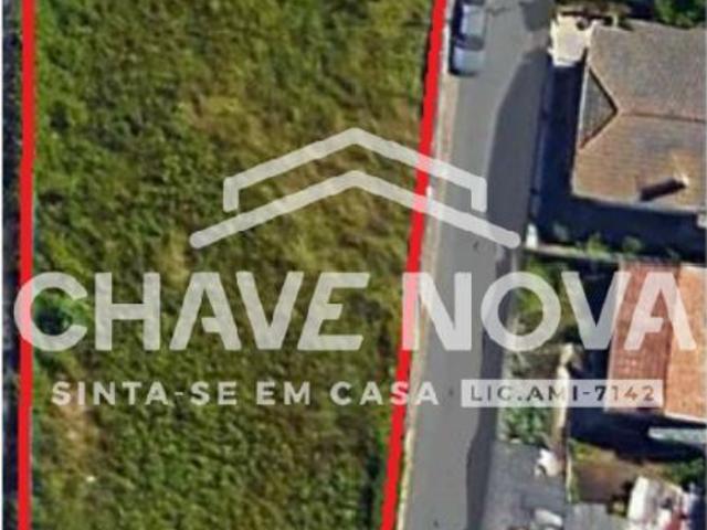 Terreno Urbano com 1067m2 e 54 metros de frente em Vila Nova de Gaia