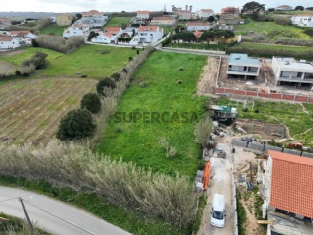 Terreno Urbano com 1276m2 Localização e exposição solar excelentes Encarnação