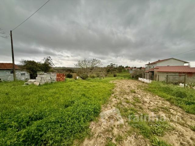 Terreno urbano com 1.585m2 para construção Alcobaça