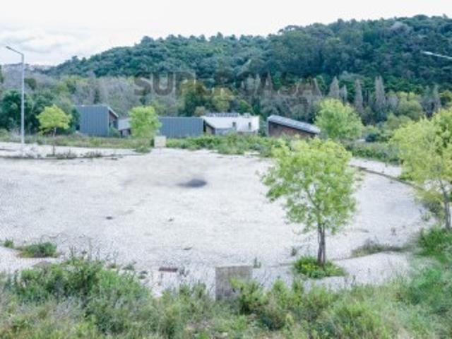 Terreno urbano com 1.106 m2 para venda em Sintra