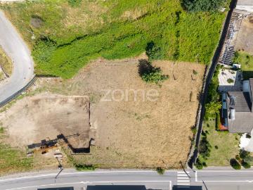 Terreno urbano com 1.245 m² em Moreira de Cónegos, Guimarães