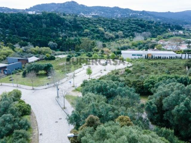 Terreno urbano com 1.327 m2 para venda em Sintra