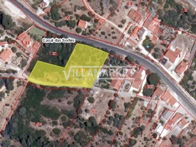 Terreno Urbano com 2450 m2 para a construção de 5 moradias situado perto de Tomar